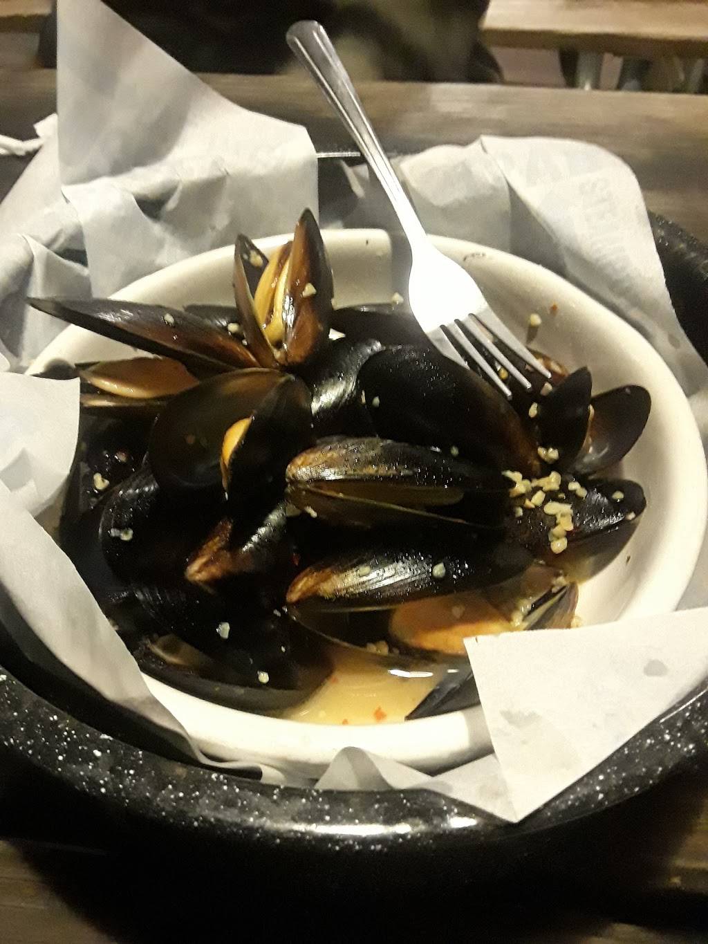 Joes Crab Shack | restaurant | 131 River Rd, Louisville, KY 40202, USA | 5025681171 OR +1 502-568-1171