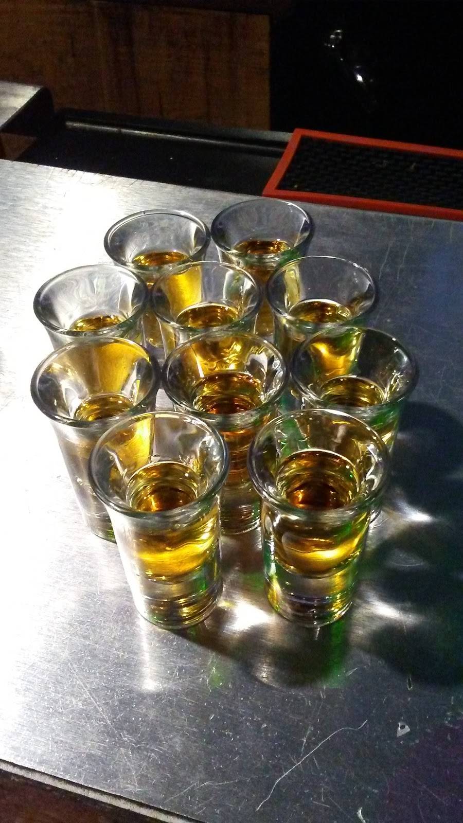 Roseland Bar & Grill | restaurant | 18401 Eight Mile Rd, Detroit, MI 48219, USA | 3135350600 OR +1 313-535-0600