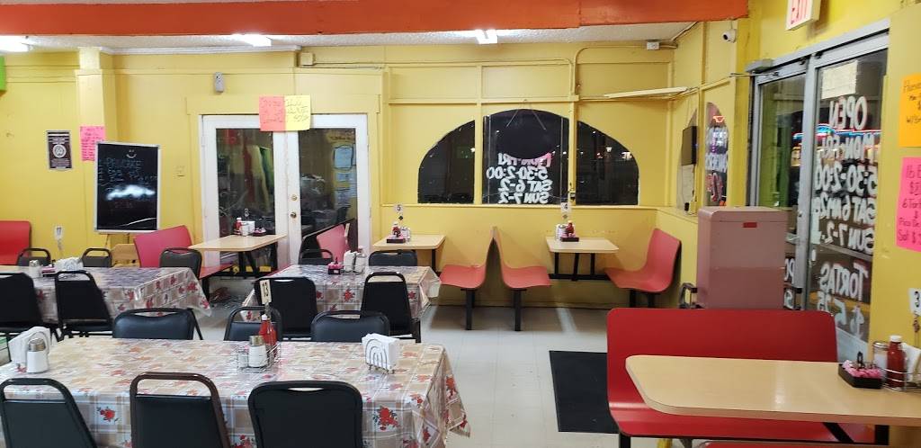 Marias Cafe | restaurant | 1401 Cupples Rd, San Antonio, TX 78226, USA | 2104389010 OR +1 210-438-9010