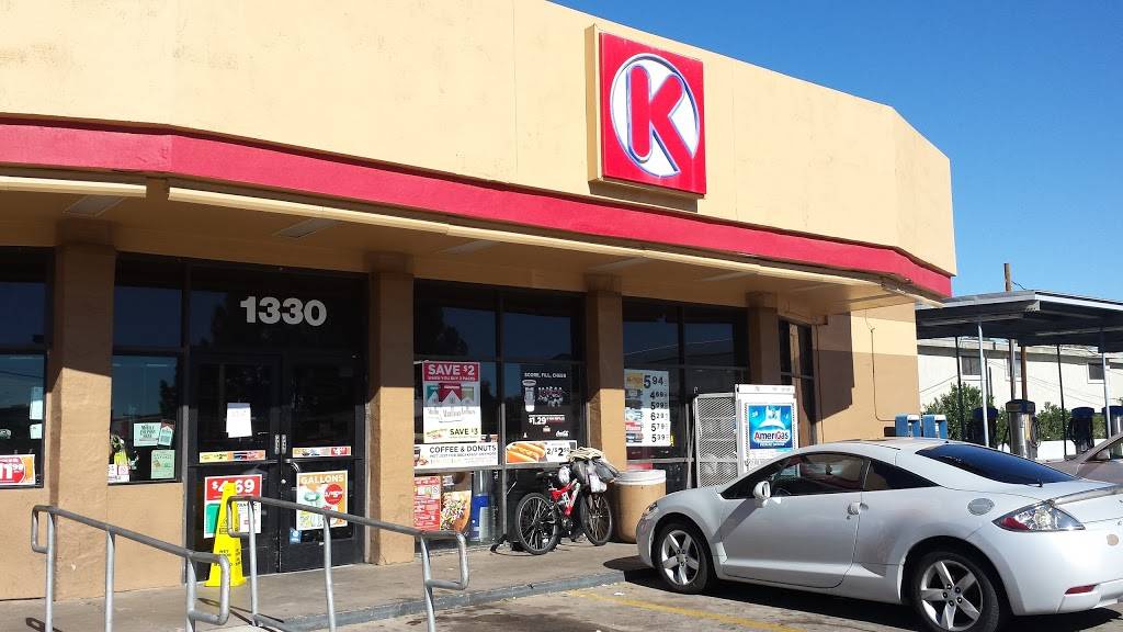 Circle K | meal takeaway | 1330 W University Dr, Tempe, AZ 85281, USA | 4808296235 OR +1 480-829-6235