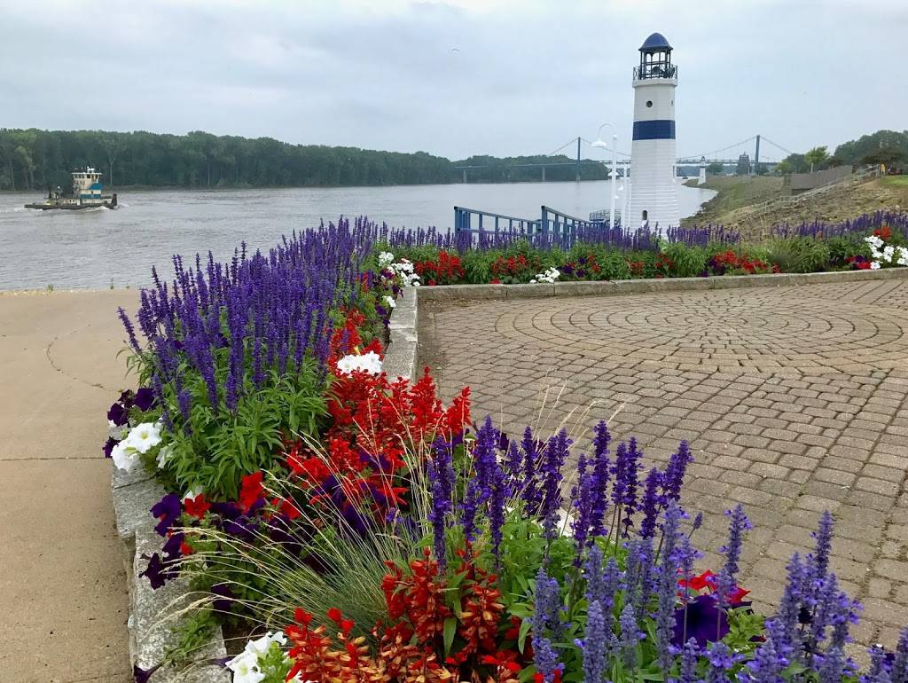 Riverview Park | restaurant | 303 Riverview Dr, Clinton, IA 52732, USA | 5632431260 OR +1 563-243-1260