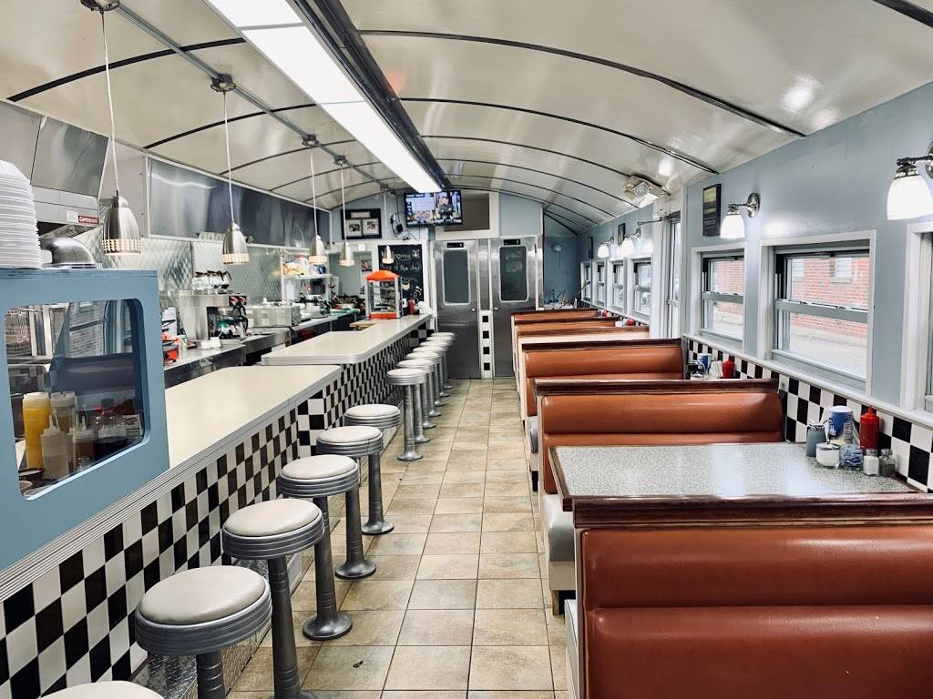 The Landmark Diner | restaurant | 82 W Main St, Meriden, CT 06451, USA | 4757755199 OR +1 475-775-5199