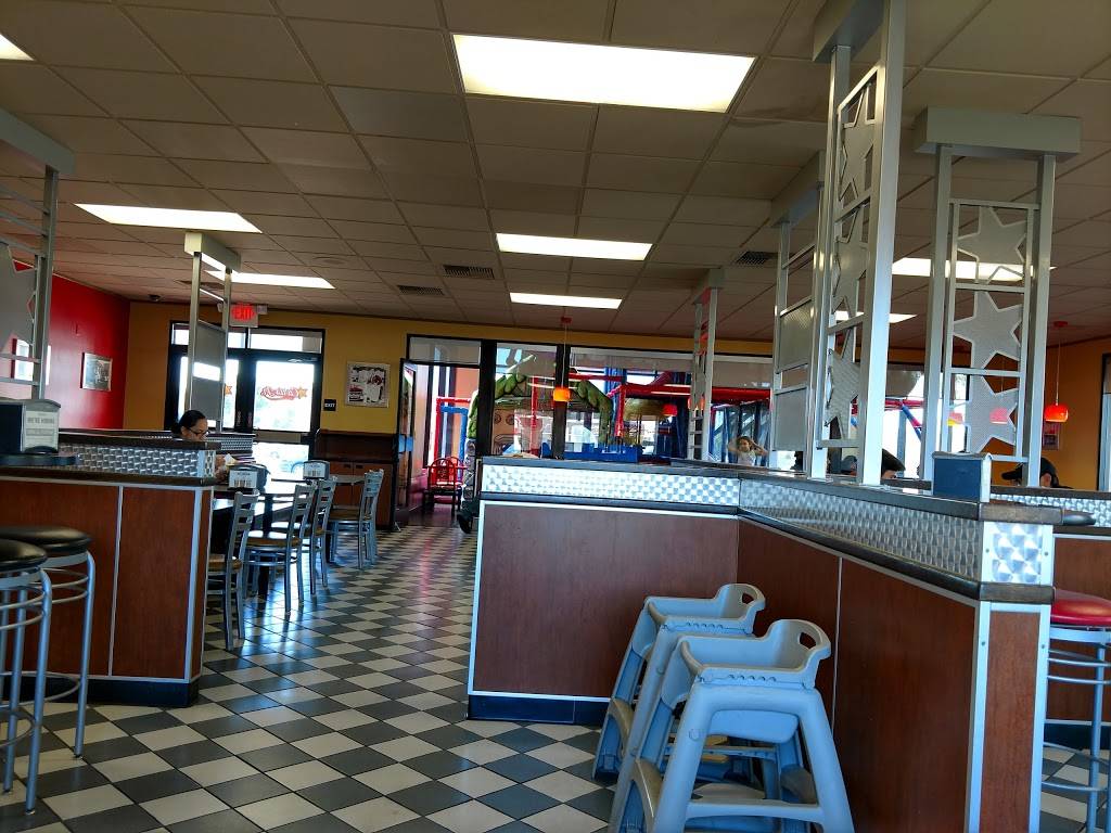 Carls Jr. | restaurant | 14555 Lakewood Blvd, Paramount, CA 90723, USA | 5624082299 OR +1 562-408-2299