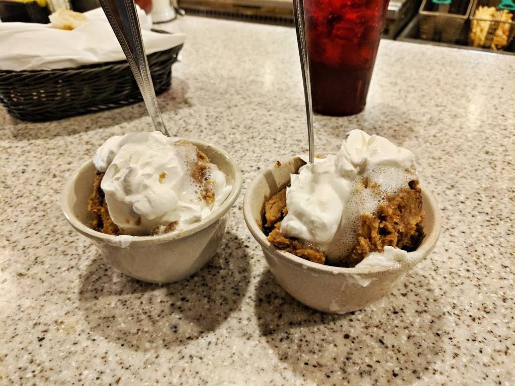 Papermill Place | restaurant | 2214 Papermill Rd, Winchester, VA 22601, USA | 5406671136 OR +1 540-667-1136