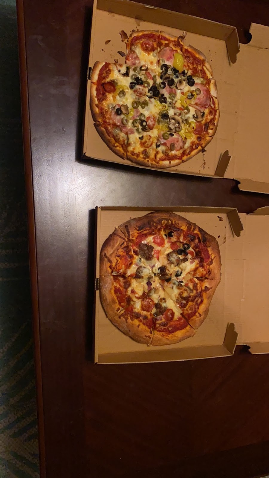 George’s Pizza | restaurant | 234 W Camp St, East Peoria, IL 61611, USA | 3098392181 OR +1 309-839-2181