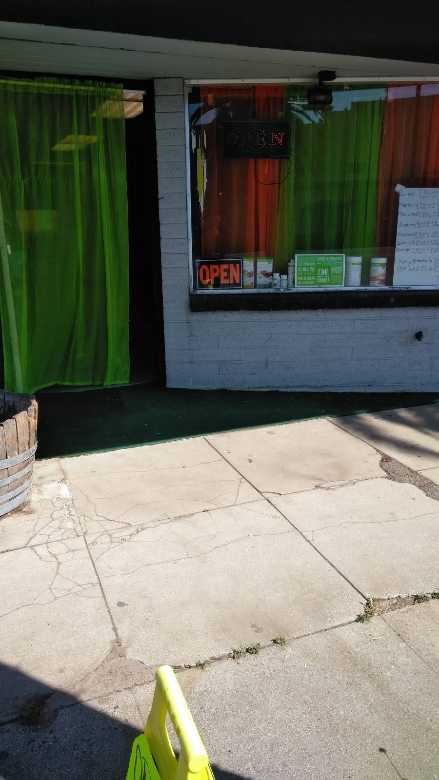 CLUB NUTRICIÓN & FITNESS | restaurant | 528 Robertson Blvd, Chowchilla, CA 93610, USA | 8316662261 OR +1 831-666-2261