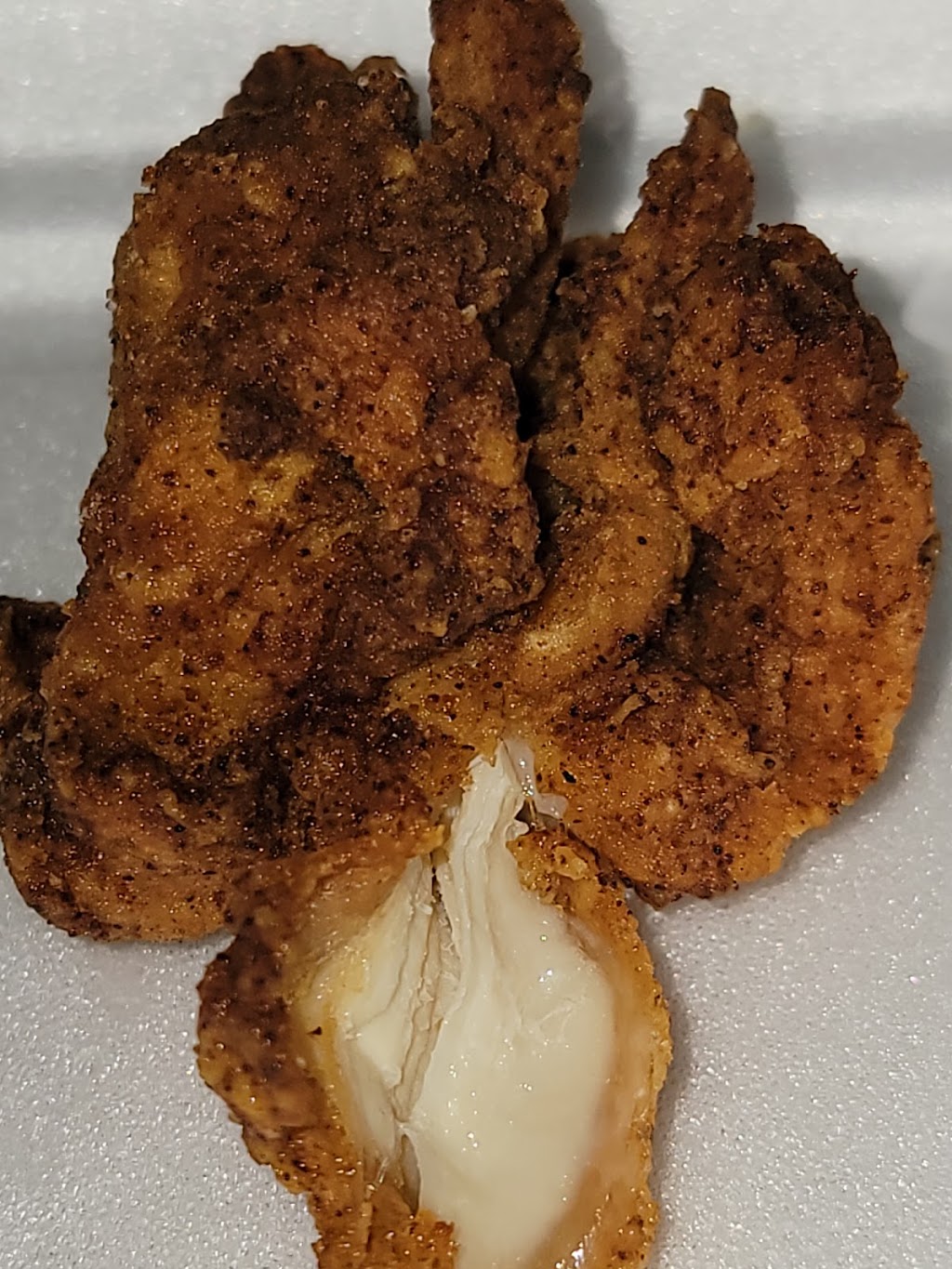 Hunchos Fried Chicken & Burgers | restaurant | 2562 S Valley View Blvd, Las Vegas, NV 89102, USA | 7024056917 OR +1 702-405-6917