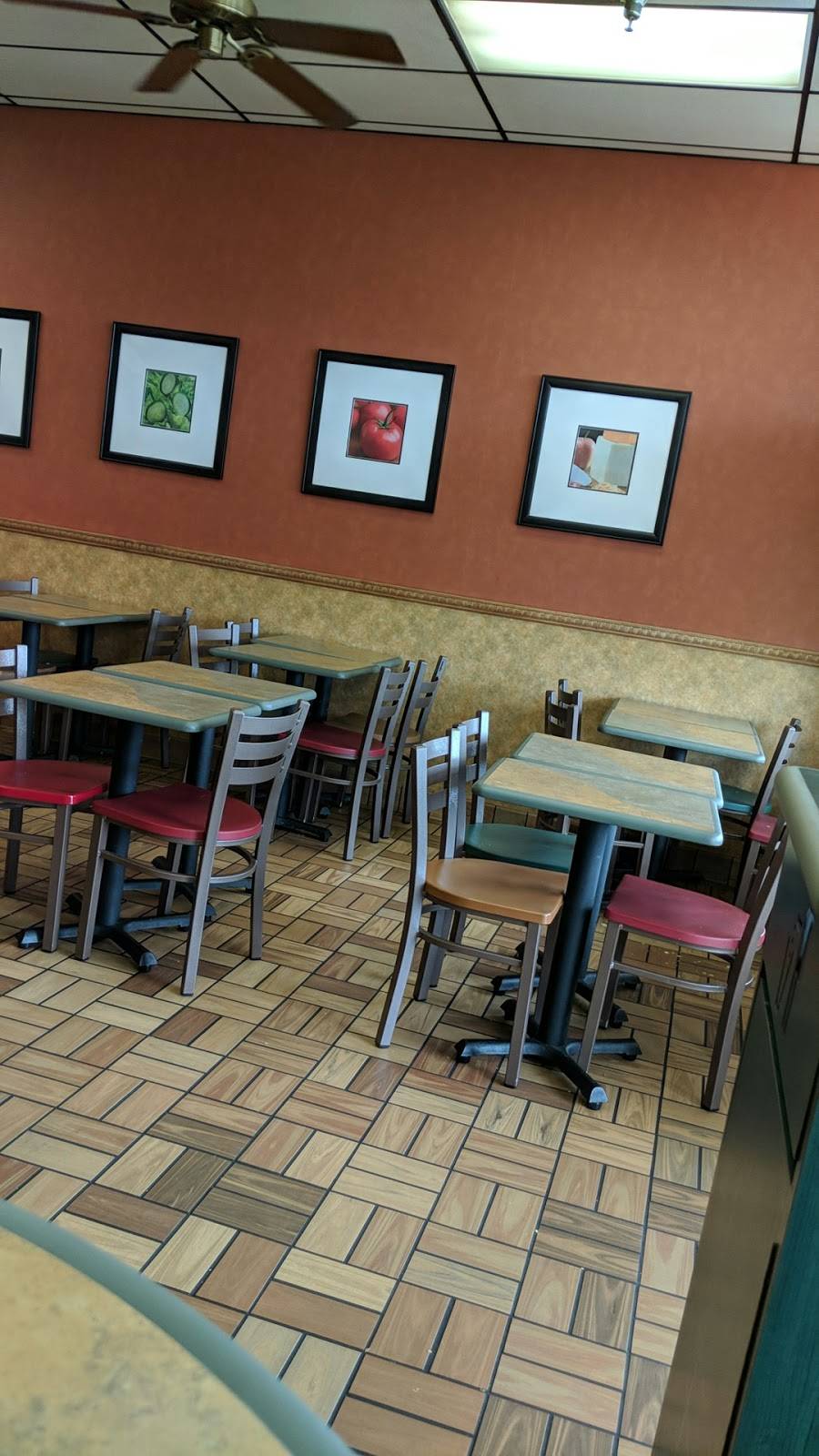 Subway | restaurant | 6820 Suwannee Plaza Ln, Live Oak, FL 32060, USA | 3863627497 OR +1 386-362-7497