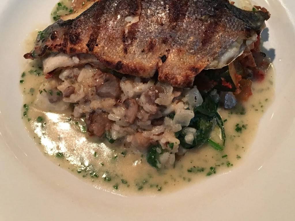 Heirloom Tavern | restaurant | 32 Railroad Ave, Glen Head, NY 11545, USA | 5166866633 OR +1 516-686-6633