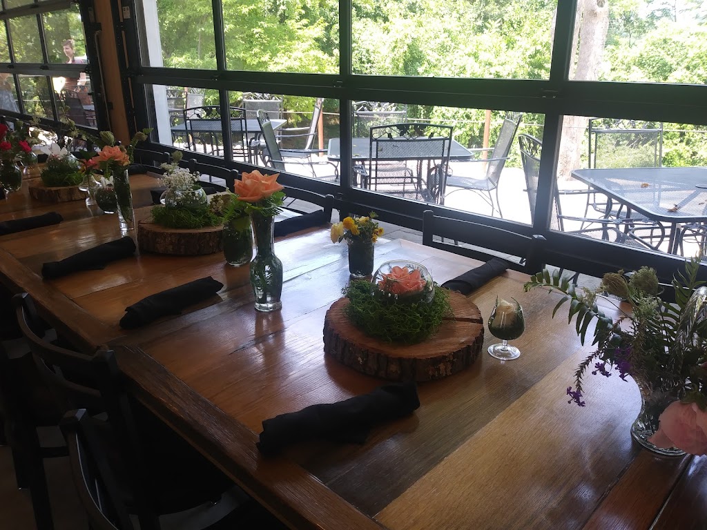 T-Ravs Restaurant | restaurant | 3582 E Jackson Blvd, Jackson, MO 63755, USA | 5739870405 OR +1 573-987-0405