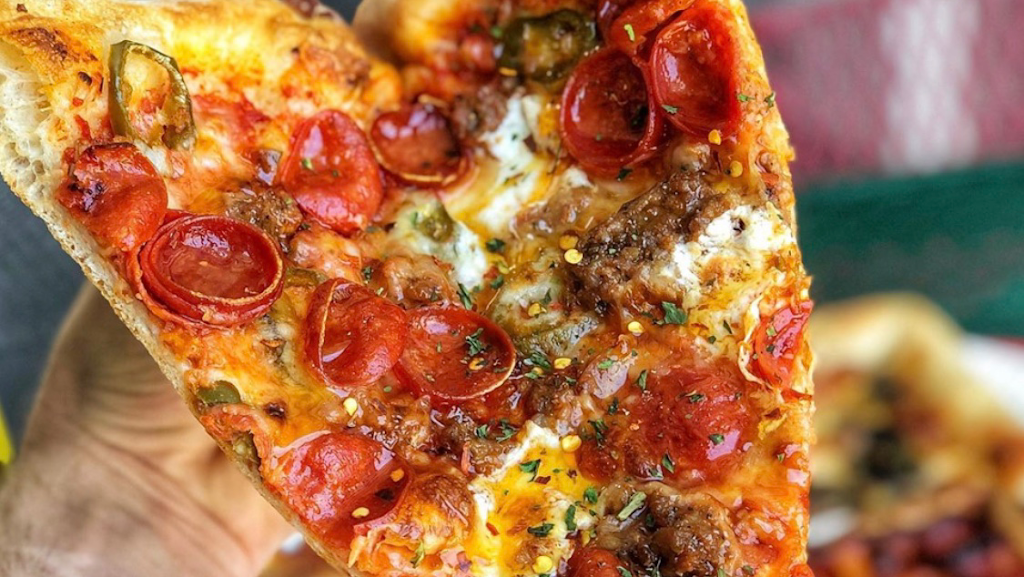 Pizza Wings & Rock ’n Roll | restaurant | 8436 N Ivanhoe St, Portland, OR 97203, USA | 5032858033 OR +1 503-285-8033