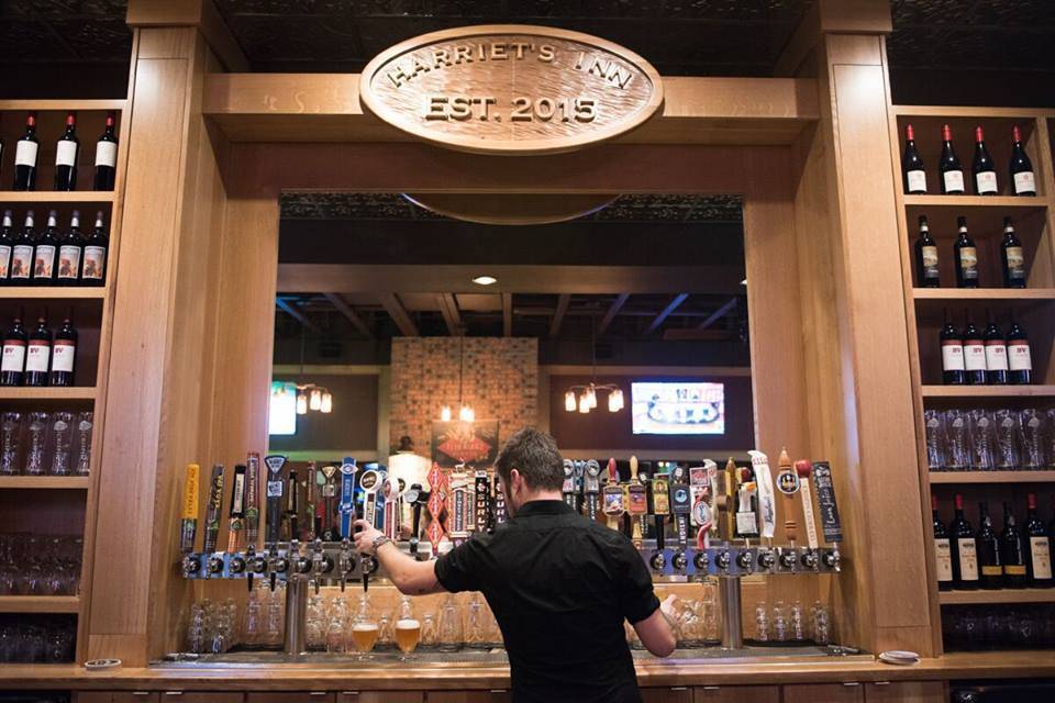 Harriets Inn | restaurant | 4000 Lyndale Ave S, Minneapolis, MN 55409, USA | 6123543852 OR +1 612-354-3852