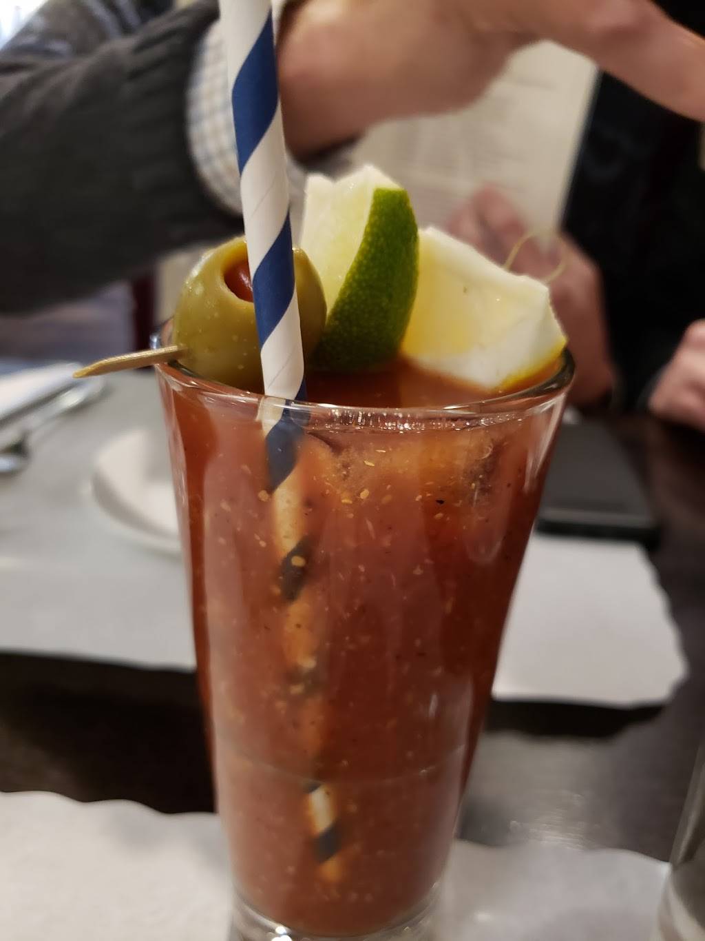 avert Brasserie | restaurant | 35 LaSalle Rd, West Hartford, CT 06107, USA | 8609046240 OR +1 860-904-6240