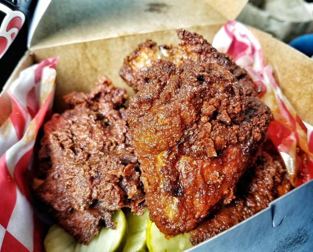 The Roost Carolina Kitchen | restaurant | 457 N Milwaukee Ave, Chicago, IL 60654, USA | 3128775738 OR +1 312-877-5738