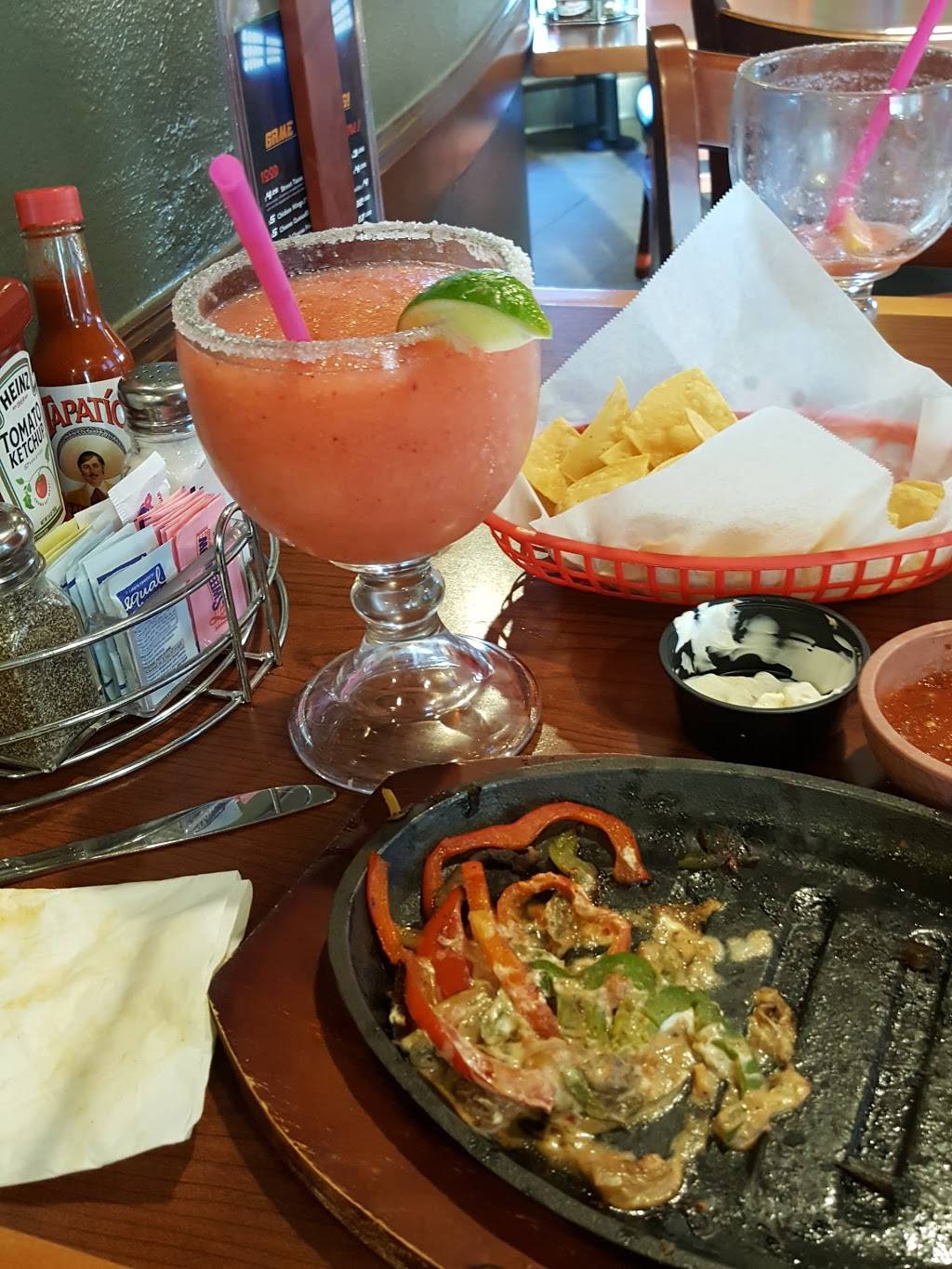 Cucas Mexican Food | restaurant | 11221 California St, Redlands, CA 92373, USA | 9097989801 OR +1 909-798-9801