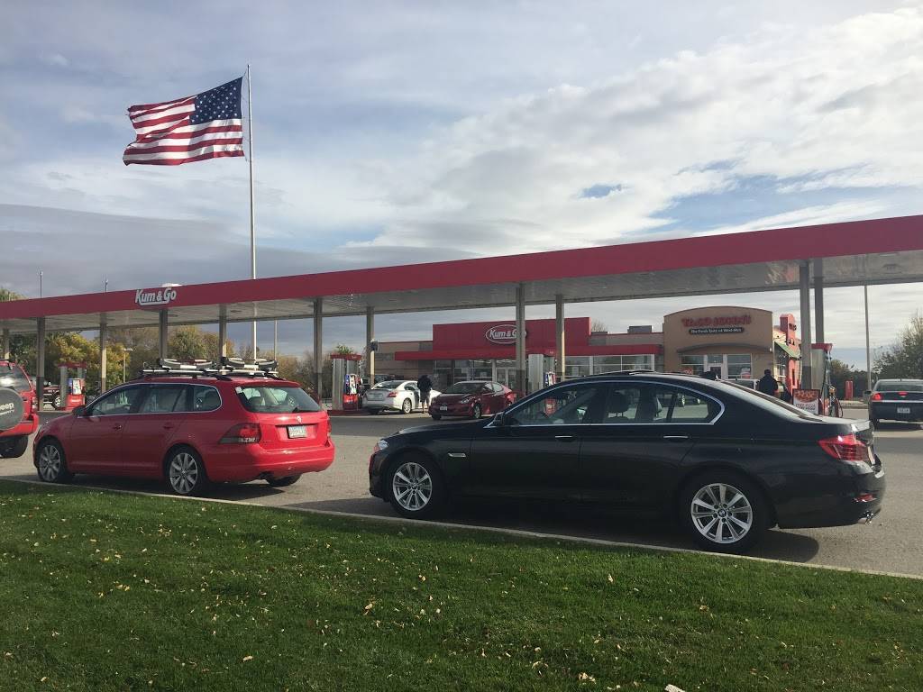 Kum & Go | meal takeaway | 2905 4th Ave S, Clear Lake, IA 50428, USA | 6413576041 OR +1 641-357-6041