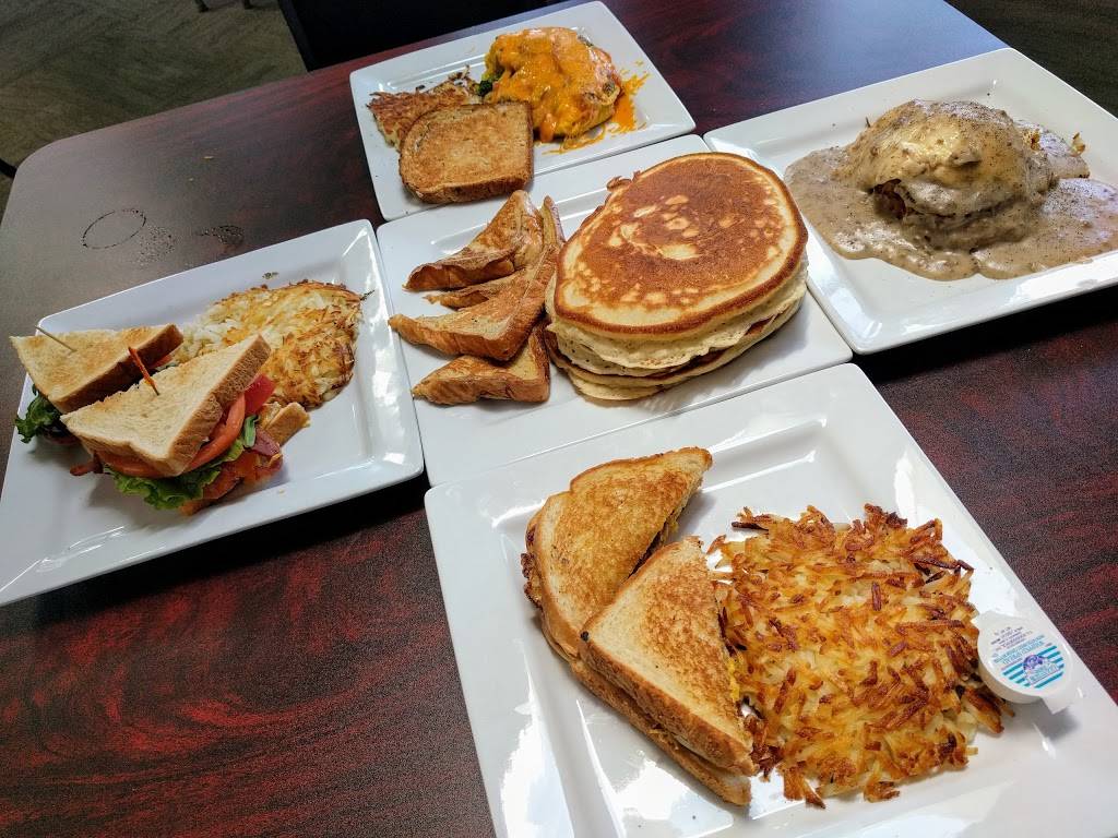 The Main Event | restaurant | 3819 State St, Bettendorf, IA 52722, USA | 5633553938 OR +1 563-355-3938