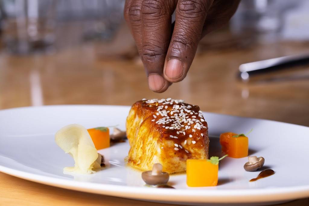 Hyde N Chic Restaurant | restaurant | 923 Creech Rd, Naples, FL 34105, USA | 2394043065 OR +1 239-404-3065