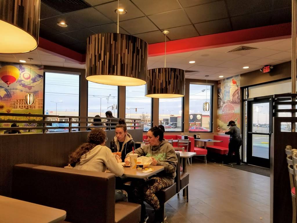 Hardees | restaurant | 500 S Breiel Blvd, Middletown, OH 45044, USA | 5134331300 OR +1 513-433-1300