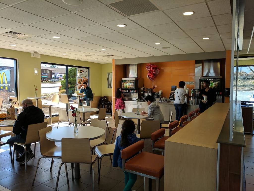 McDonalds | cafe | 1480 Old Bridge Rd, Woodbridge, VA 22192, USA | 7034917590 OR +1 703-491-7590