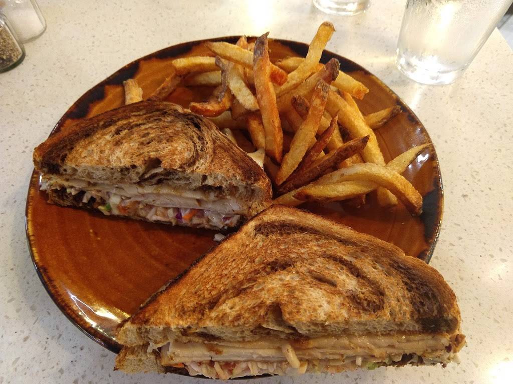 Stone Arch | restaurant | 4300 Glumack Drive LT-2054, St Paul, MN 55111, USA | 6514609285 OR +1 651-460-9285