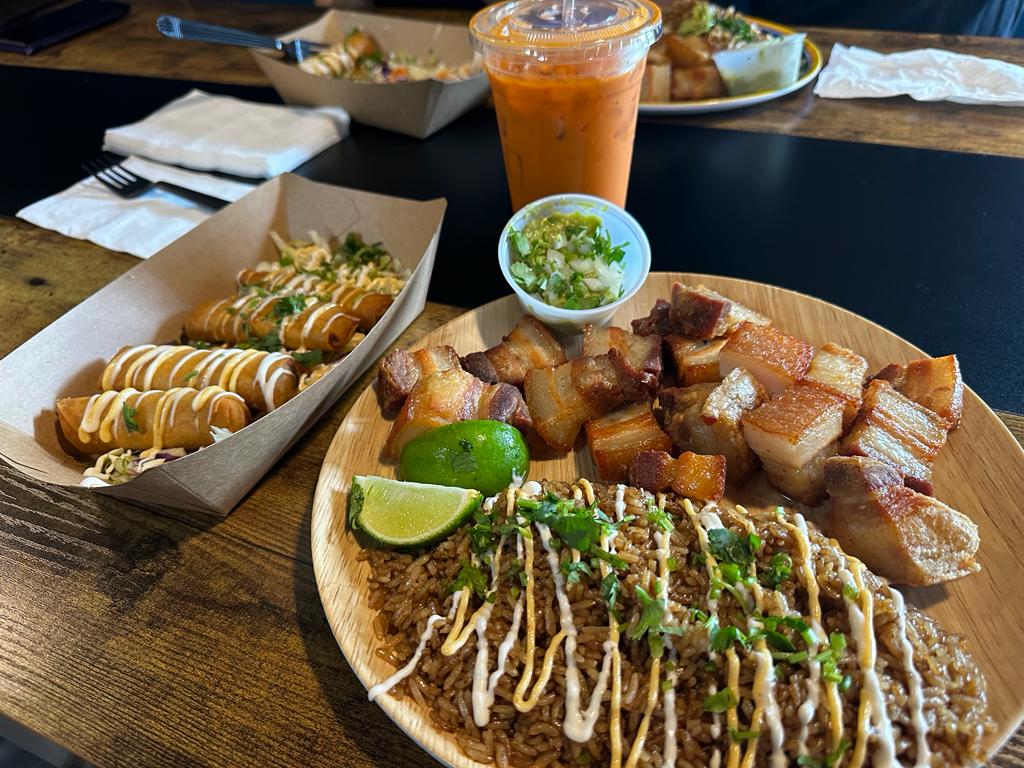 Dos Mundos Restaurant | restaurant | 1 Starline Way, Cranston, RI 02921, USA | 4014147602 OR +1 401-414-7602