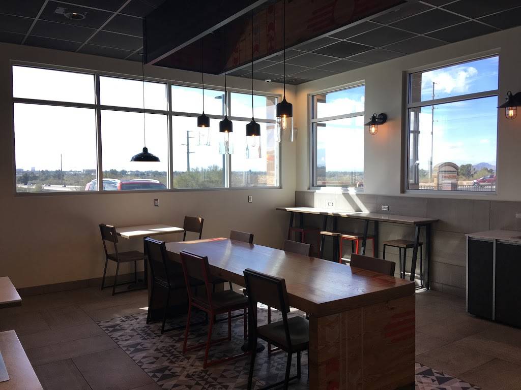 Blakes Lotaburger | restaurant | 3560 N Craycroft Rd, Tucson, AZ 85750, USA | 5207773657 OR +1 520-777-3657