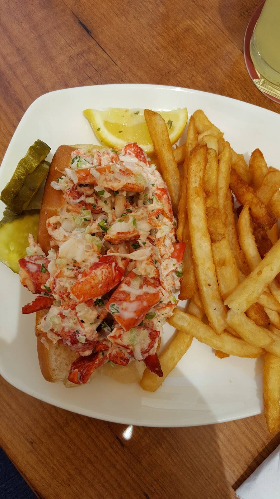 Millers Waterfront Restaurant | restaurant | 6916 S Croatan Hwy, Nags Head, NC 27959, USA | 2524416151 OR +1 252-441-6151