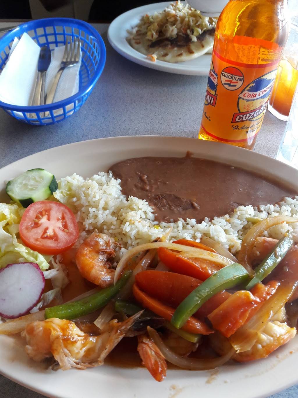 El Rinconcito Centro Americano | restaurant | 8205 Woodman Ave #107, Panorama City, CA 91402, USA | 8187872363 OR +1 818-787-2363