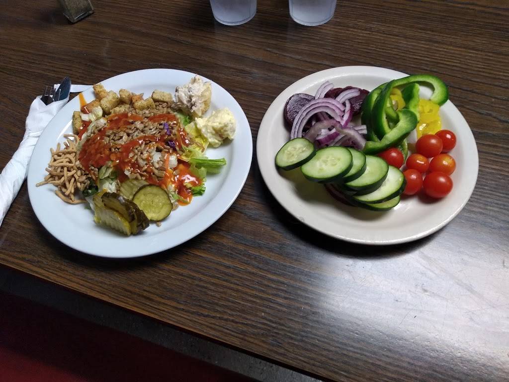 Sallys Family Restaurant & Whatta Pizza | restaurant | 103 N Charles St, White Cloud, MI 49349, USA | 2316892000 OR +1 231-689-2000