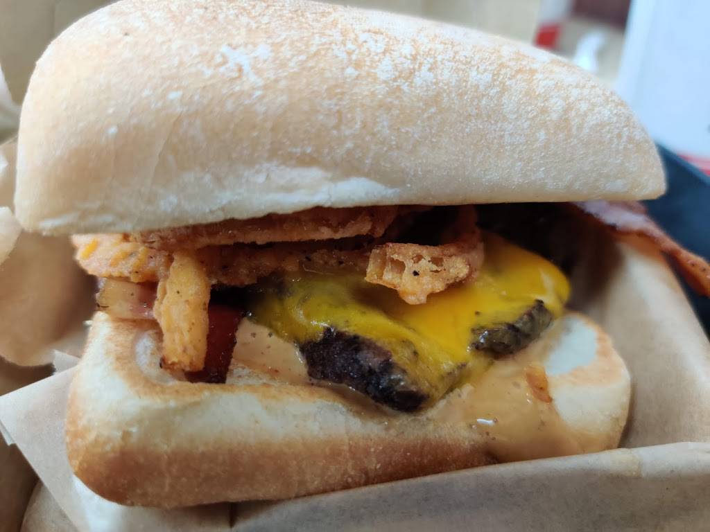 Arbys | restaurant | 2061 Watson Blvd, Warner Robins, GA 31093, USA | 4789234315 OR +1 478-923-4315