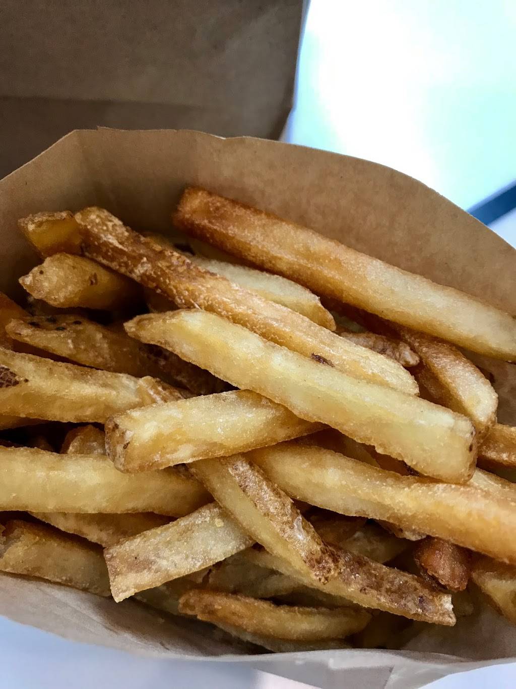 Super Duper Burgers | restaurant | Terminal 3, 780 S Airport Blvd, San Francisco, CA 94128, USA | 6508218211 OR +1 650-821-8211