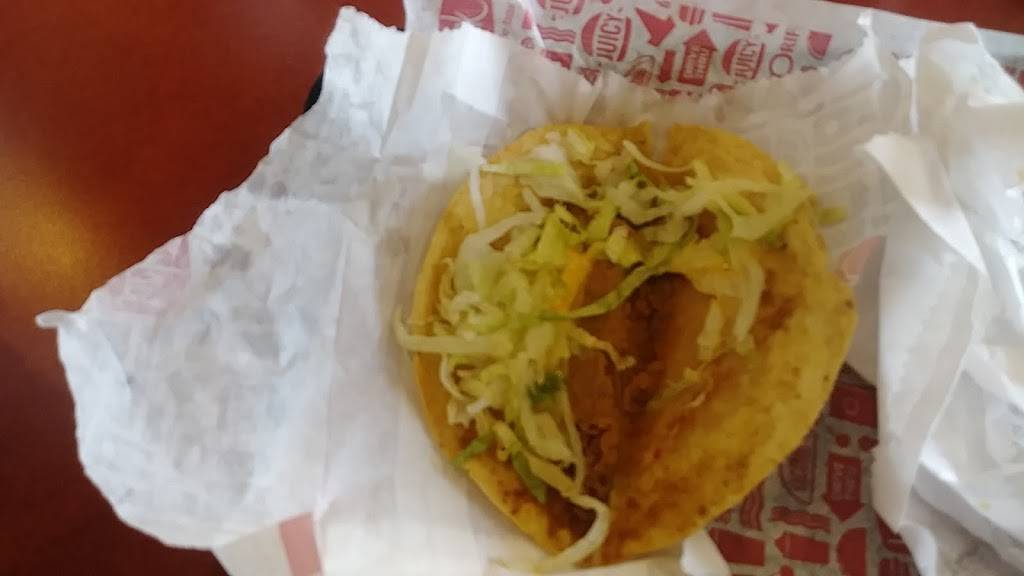 Jack in the Box | restaurant | 1020 S Westmoreland Rd, Dallas, TX 75211, USA | 2143315630 OR +1 214-331-5630