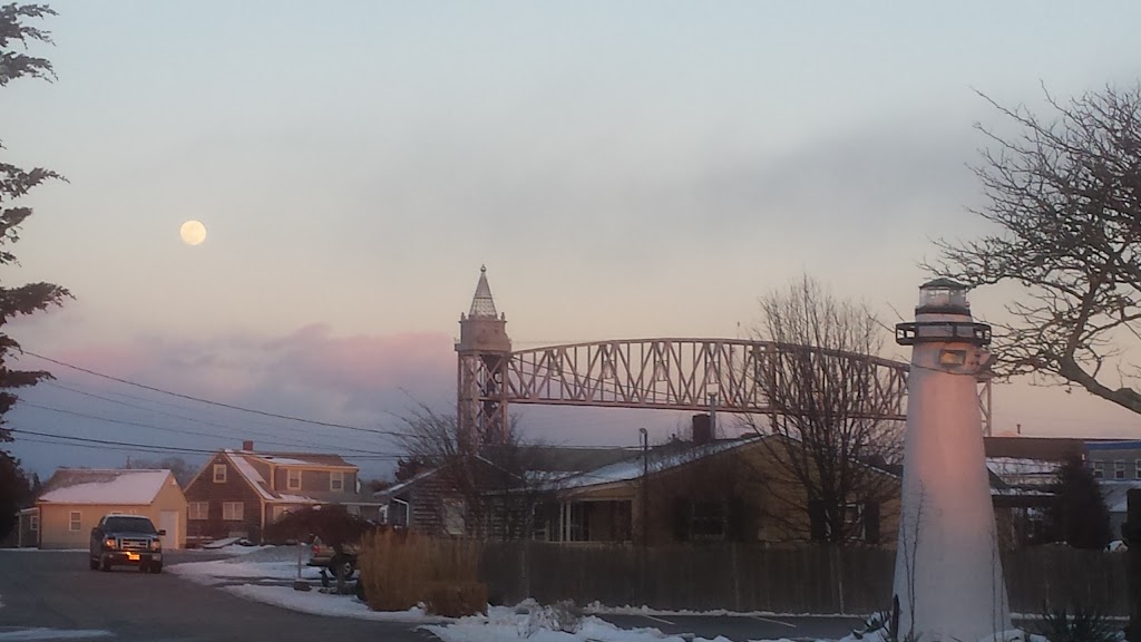 Beachmoor Restaurant & Inn | restaurant | 11 Buttermilk Way, Buzzards Bay, MA 02532, USA | 5087597522 OR +1 508-759-7522