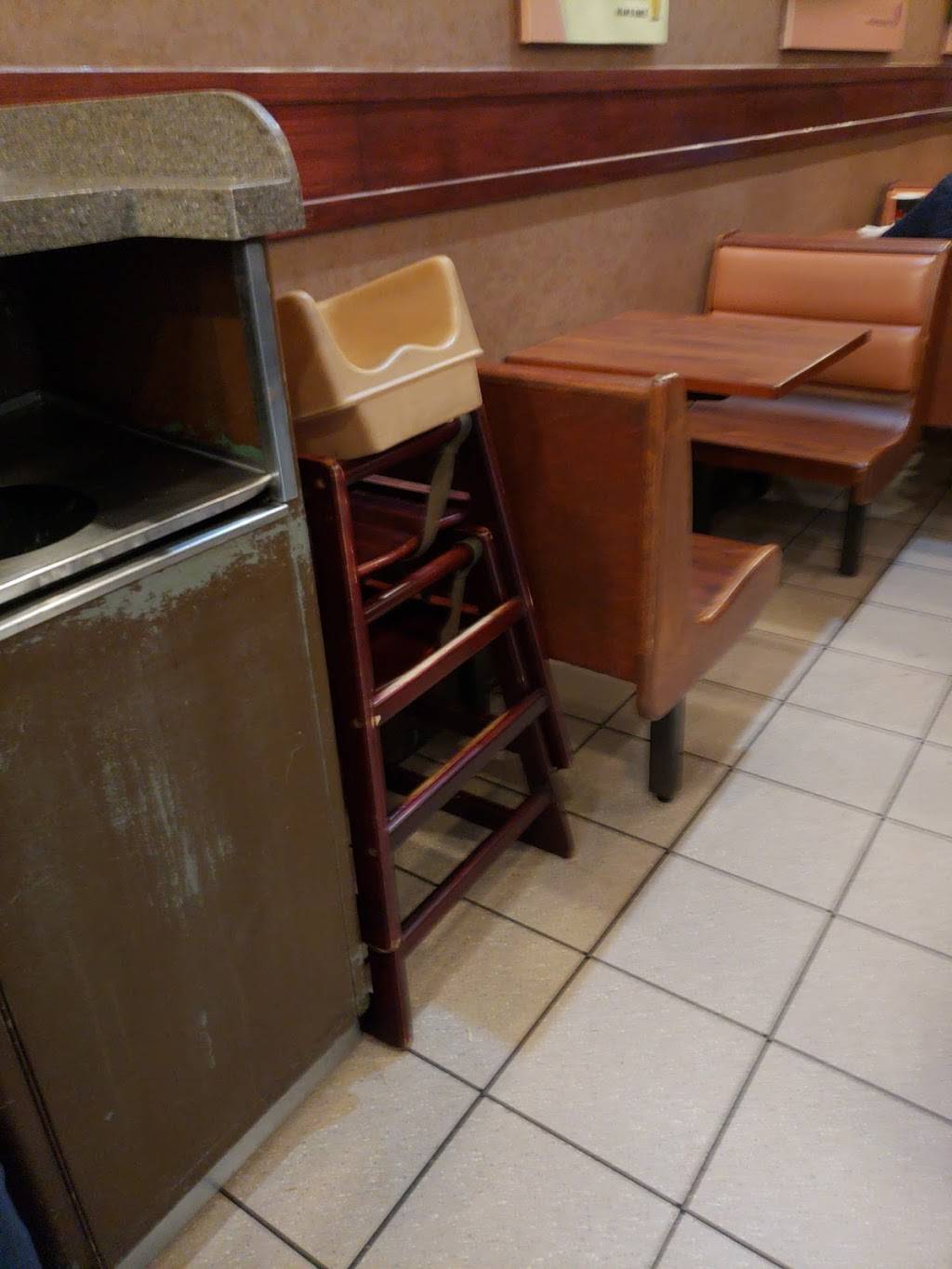 Maders Market | meal takeaway | 1730 Troy Rd, Springfield, OH 45504, USA | 9373992983 OR +1 937-399-2983