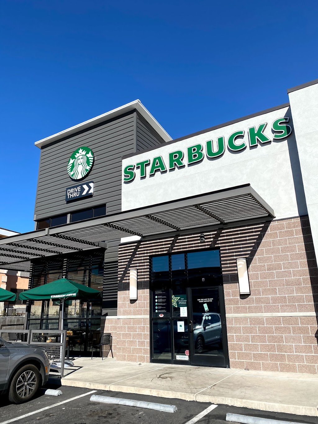 Starbucks | cafe | 880 W Red Cliffs Dr, Washington, UT 84780, USA | 4352184683 OR +1 435-218-4683