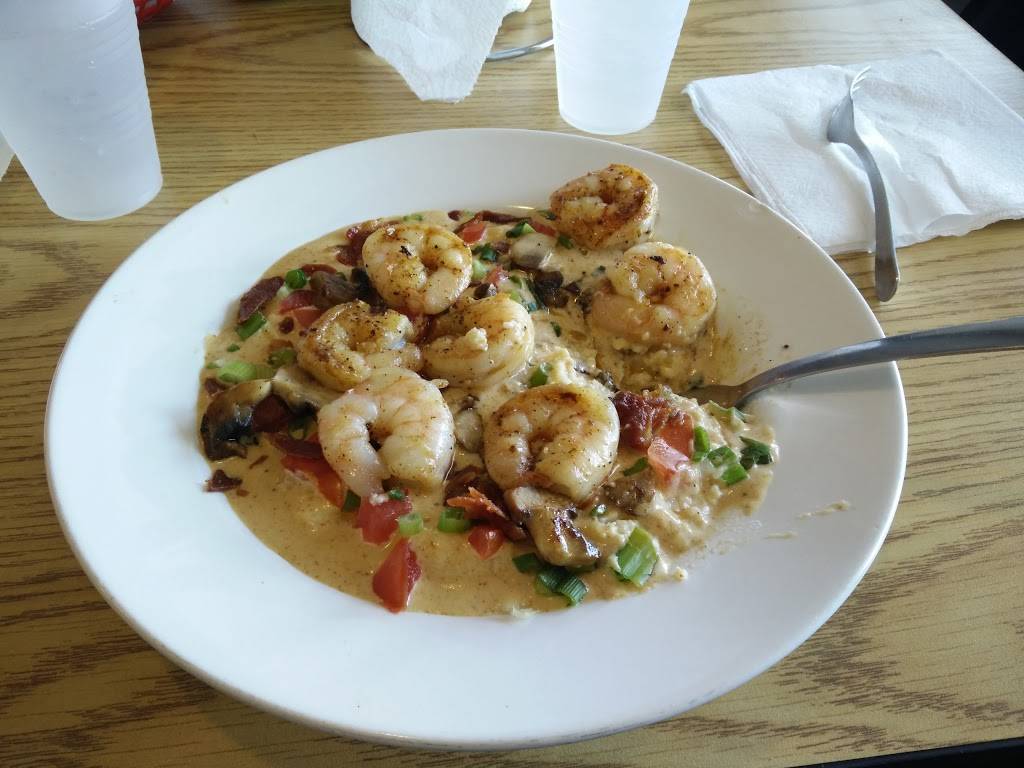 Shugs | restaurant | 5031 Ford Pkwy, Bessemer, AL 35022, USA | 2054344479 OR +1 205-434-4479