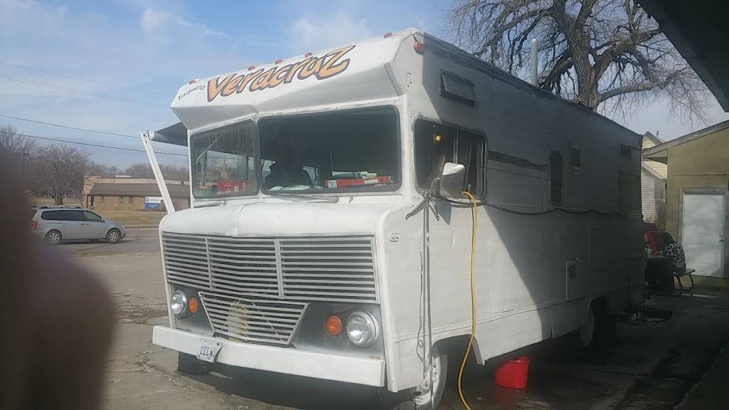 Taqueria Veracruz | restaurant | 725 E University Ave, Des Moines, IA 50316, USA | 5154217995 OR +1 515-421-7995