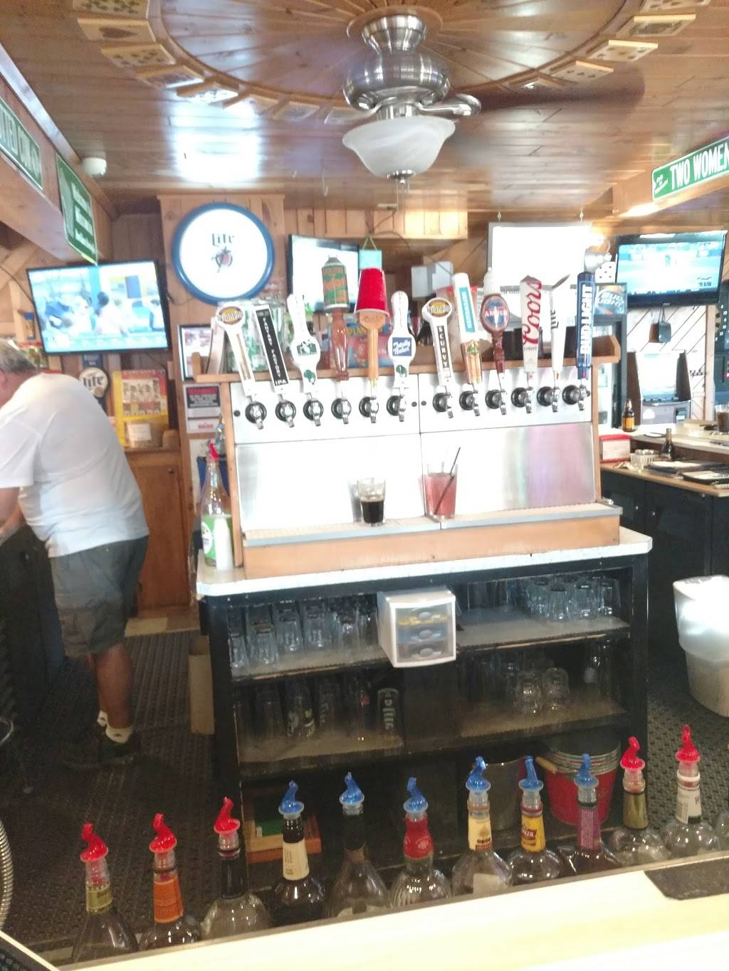 Chances Bar & Grill | restaurant | N8592 Front St, Burnett, WI 53922, USA | 9206892626 OR +1 920-689-2626