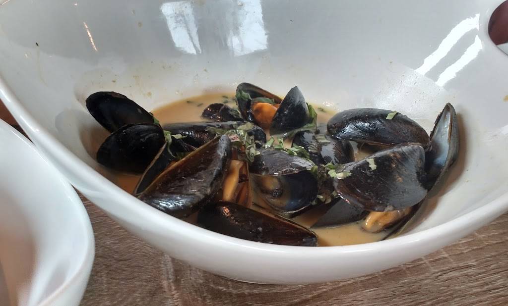 Osteria Rustica Italian Restaurant | restaurant | 4750 E Moody Blvd #108, Bunnell, FL 32110, USA | 3864372000 OR +1 386-437-2000