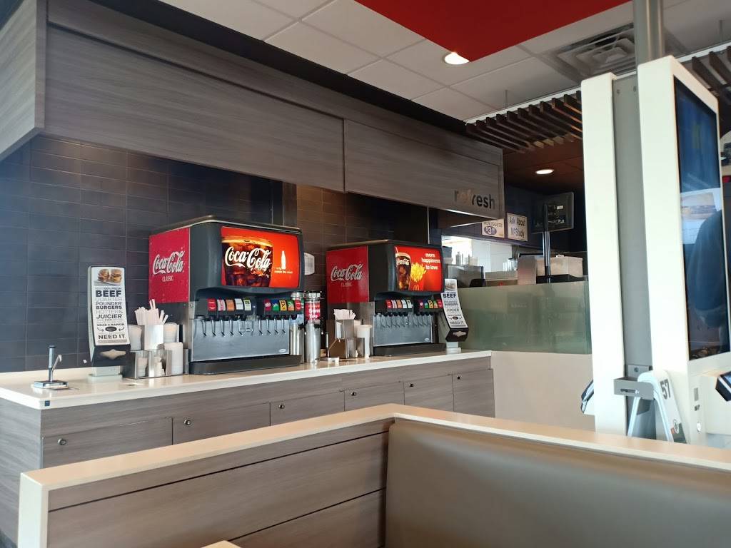McDonalds | cafe | 2111 Eastern Ave, Plymouth, WI 53073, USA | 9208924117 OR +1 920-892-4117
