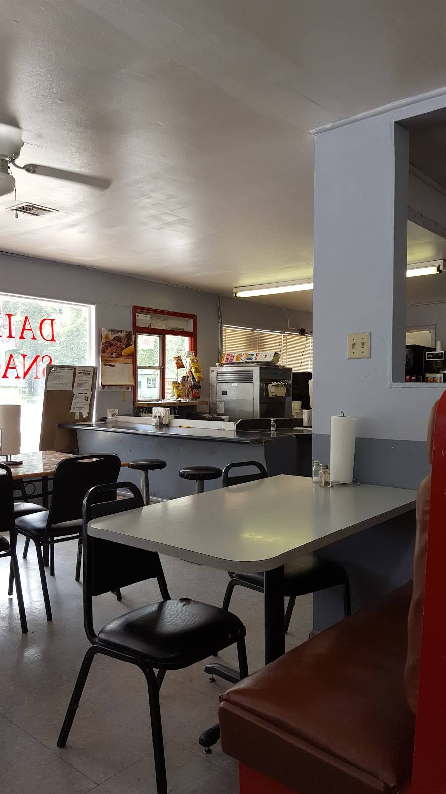 Dairy Snack | restaurant | 406 W Conner Ave, Fairland, OK 74343, USA | 9186765111 OR +1 918-676-5111