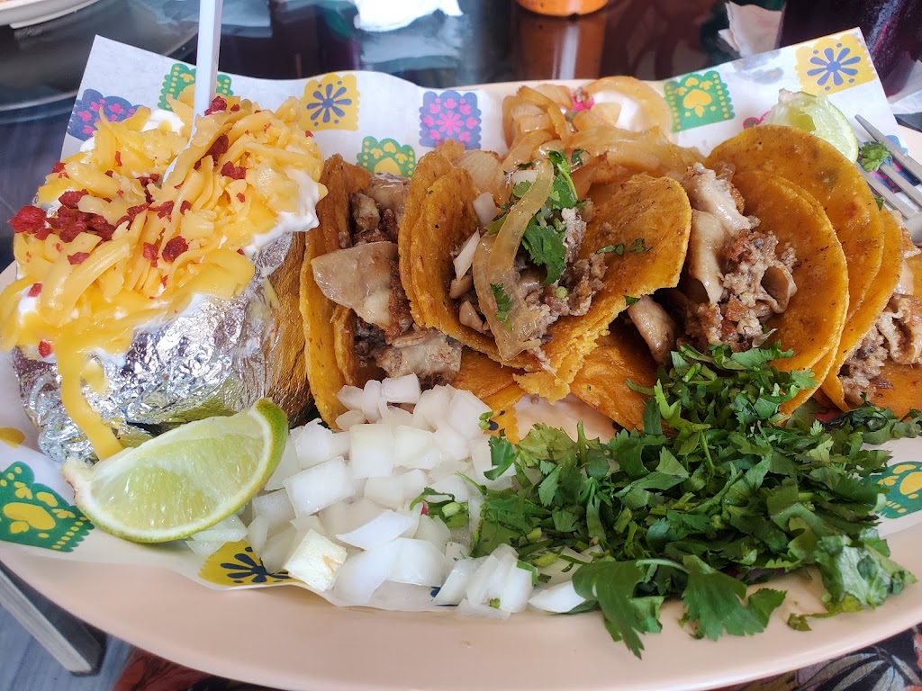 Restaurante Molcas | restaurant | 412 E 3 Mile Rd, Palmhurst, TX 78573, USA | 9565837800 OR +1 956-583-7800