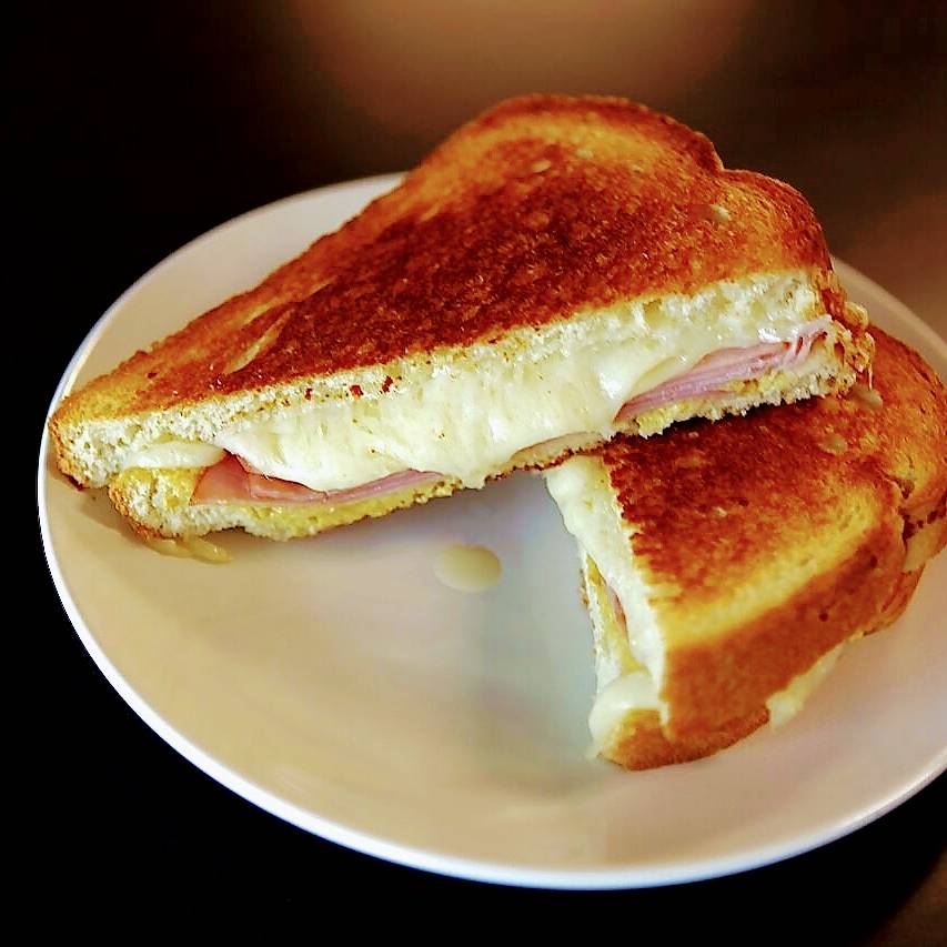 Cheesy Street Grill Wellesley | restaurant | 900 Worcester St, Wellesley, MA 02482, USA | 7814893187 OR +1 781-489-3187