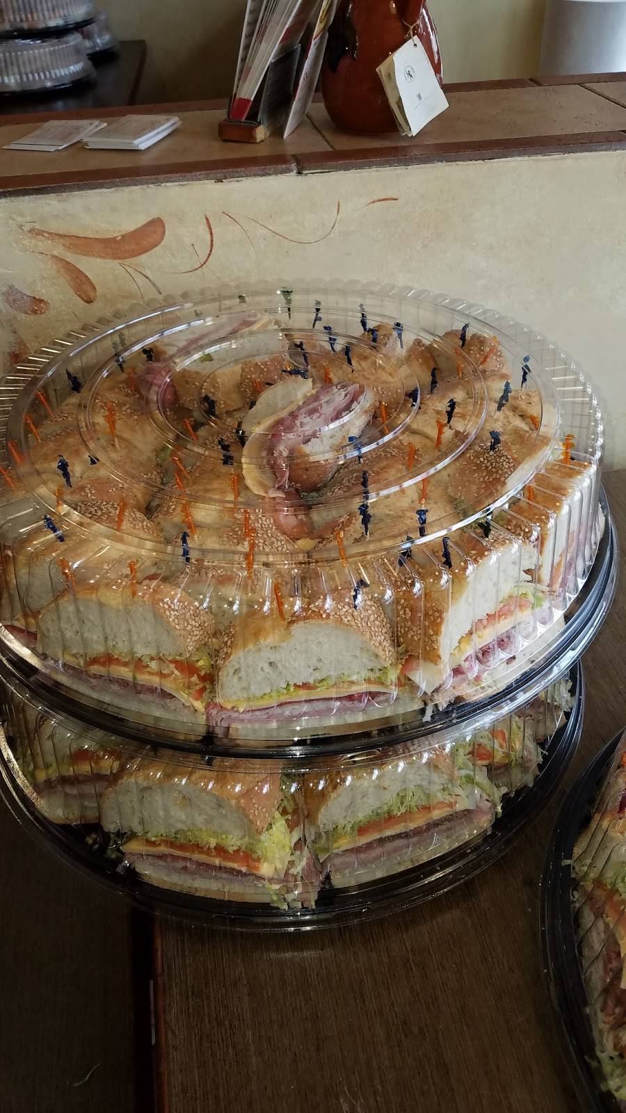 La Favorita Gourmet Catering | restaurant | 60 Main St, East Rockaway, NY 11518, USA | 5165991575 OR +1 516-599-1575