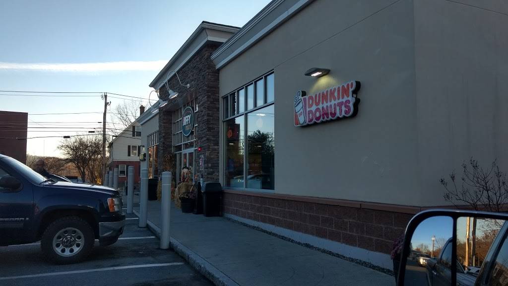 Dunkin | bakery | 96 Hanover St, Lebanon, NH 03766, USA | 6037279448 OR +1 603-727-9448