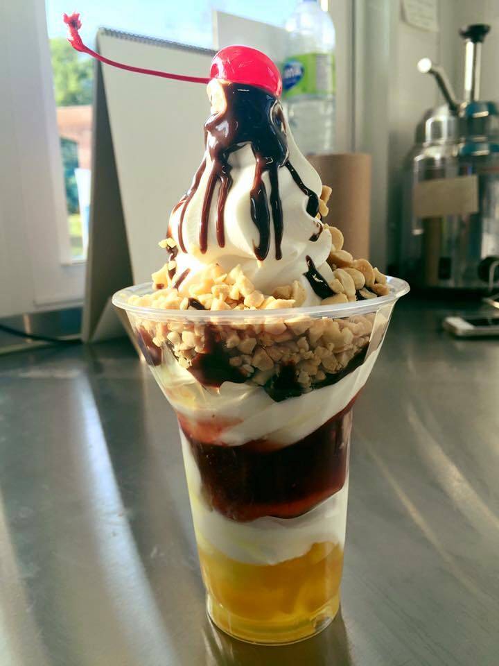 Casse Croûte Le Twister | restaurant | 180 Montée de la Source, Cantley, QC J8V 3J2, Canada | 8193608522 OR +1 819-360-8522