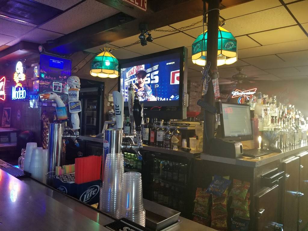 Frolic Lounge | restaurant | 2902 Washington St, Waukegan, IL 60085, USA | 8473368910 OR +1 847-336-8910