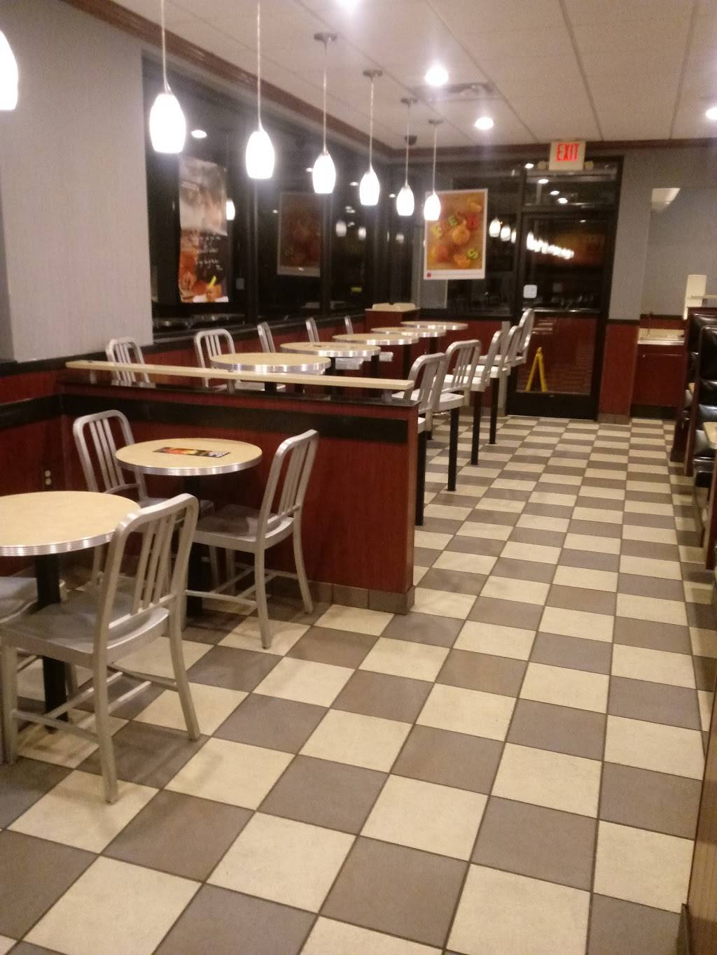 McDonalds | cafe | 202 North Ave, Ina, IL 62846, USA | 6184375317 OR +1 618-437-5317
