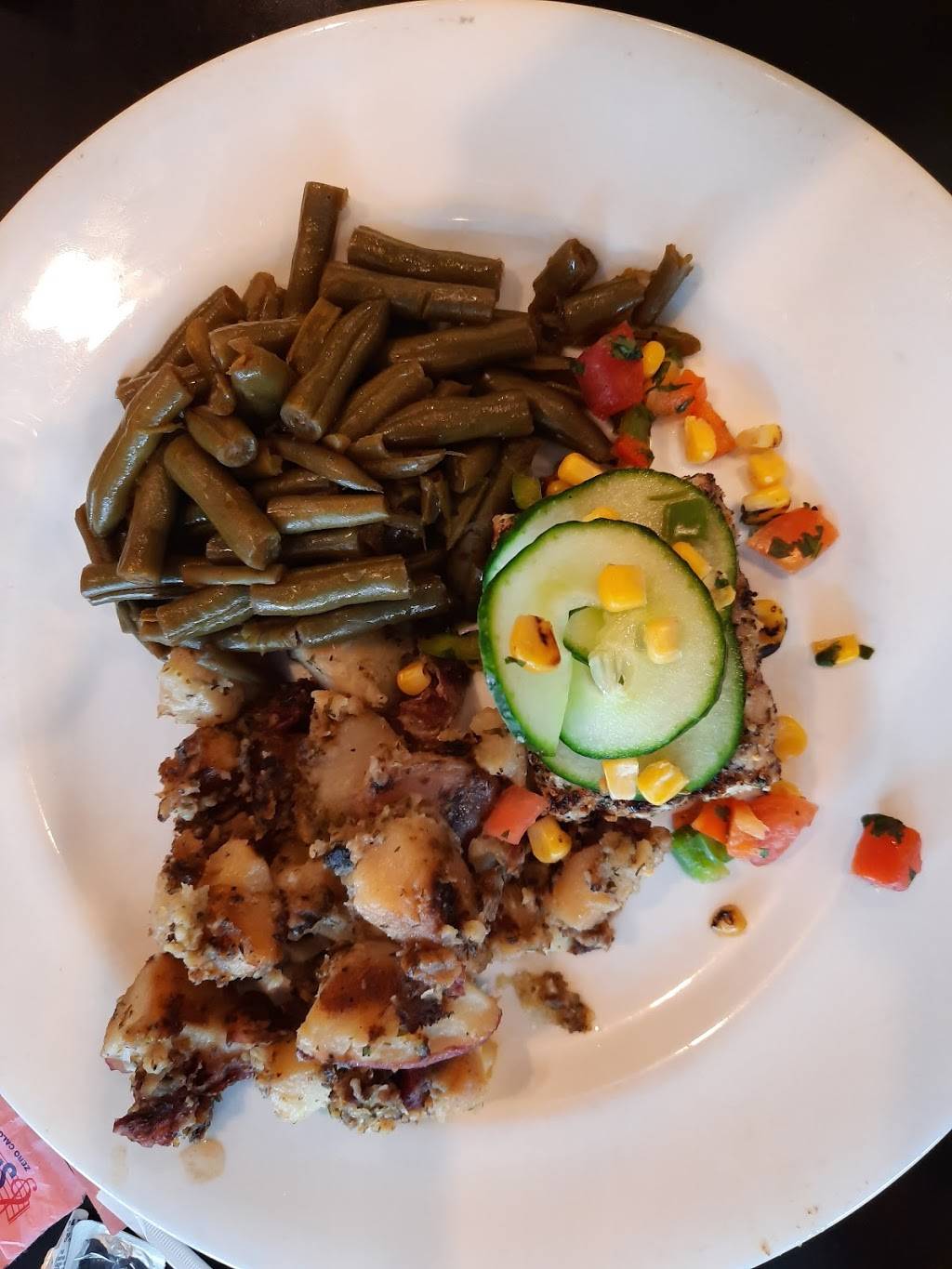 The Dam Grill LLC | restaurant | 6724 White House Rd, Huddleston, VA 24104, USA | 5405700710 OR +1 540-570-0710